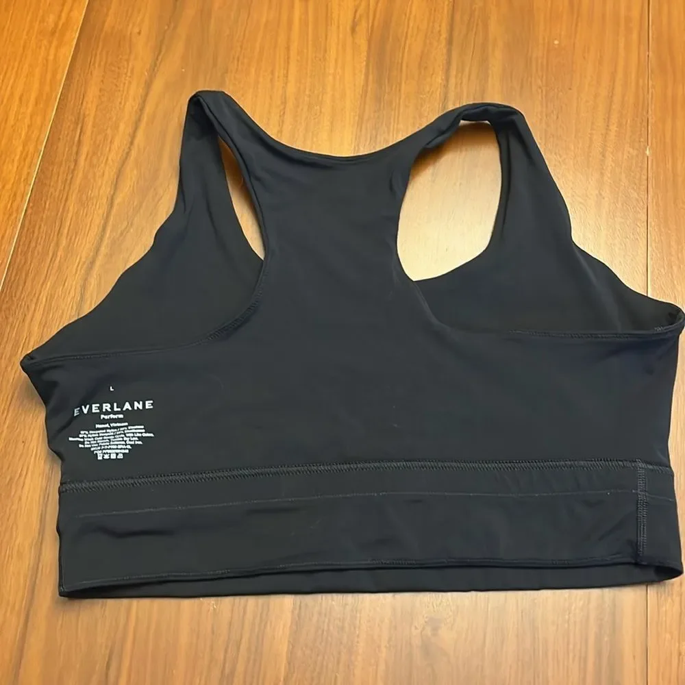Everlane perform sports bra size large